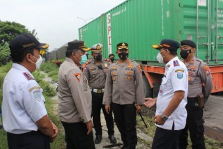 Jelang Libur Natal dan Tahun Baru, Kapolres Probolinggo Tinjau Terminal dan Stasiun hingga Pos Pantau.