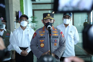 Tinjau Pelabuhan Merak, Kapolri Pastikan Prokes Agar Tak Ada Lonjakan Pasca-Nataru