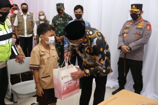 Hindari KIPI, Menko PMK Minta Petugas Vaksinasi Anak Lebih Teliti Cek Riwayat Kesehatan