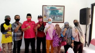 Datangi Kantor PDIP Surabaya, Warga Disabilitas Nyatakan Ingin Punya “KTA Banteng