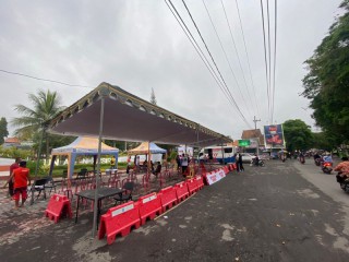 Ditlantas Polda Jatim dan Polres Lumajang Gelar Pelayanan Perpanjangan SIM Gratis dan Vaksinasi Covid-19 bagi Korban Terdampak Erupsi Semeru