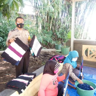 Hadir di Tengah Masyarakat,Tekat Aipda Eky Soekarno Bangkitkan Ekonomi Warga Masyarakat Berhasil