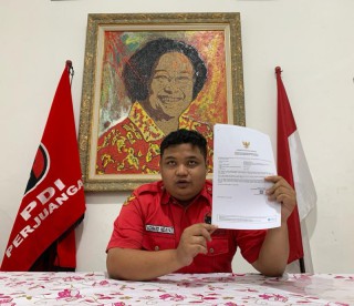 Wakil Sekretaris DPC PDI Perjuangan Kota Surabaya Achmad Hidayat ajak Milenial dampingi Pelaku UMKM buat NIB