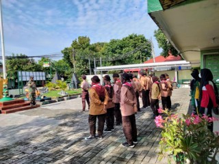 Dalam Pelantikan Saka Wira Kartika, Serka Fajar Ajarkan Kedisiplinan Untuk menjadi generasi terbaik.