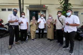 Tinjau Pelayanan Kelurahan , Wakil Walikota Armuji minta optimalkan Personil Layani Warga