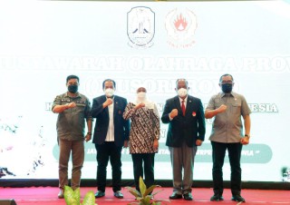 KONI Pusat Beri Apresiasi Khofifah Atas Perhatian Pembinaan Dunia Olah Raga di Jatim