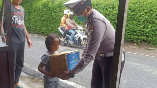 Sapa Saya'* Program Satlantas Polres Batu Berbagi Kepada Anak Yatim Piatu