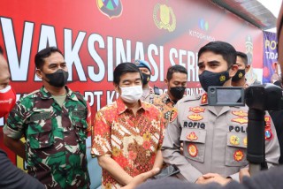 Kejar target 100 Persen, Polresta Mojokerto Vaksinasi Booster Karyawan Perusahaan