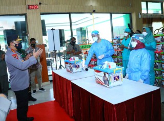 Putus Penyebaran Covid-19, Kapolri Imbau Masyarakat Terpapar Dirawat di Isoter