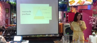 Kamo Parfume MERACIK PARFUM & PERSONAL BRANDING
