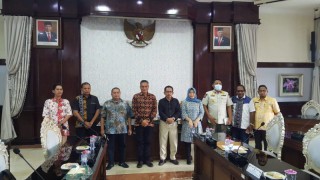 Jajaki Kerjasama, Bupati Sikka NTT Bertemu Wakil Ketua DPRD Surabaya
