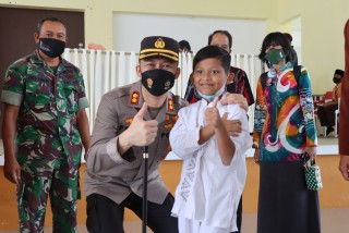 Keceriaan Anak Malang Saat Vaksin di Kunjungan Kapolres