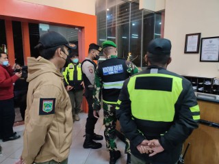 Tim 'Pamor Keris' Polres Batu Edukasi Kaum Millenial Cegah Penyebaran Covid -19