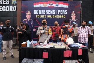 Satreskrim Polres Bojonegoro Berhasil Mengamankan 3 Tersangka Pelaku Perampokan