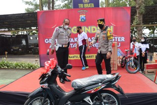 Doorprize Vaksinasi Booster Bagi Anggota Polres Batu, AKBP Yogi : Sebagai Penyemangat Anggota Dalam Melaksanakan Tugas
