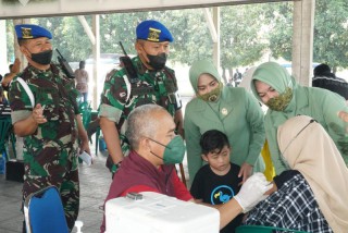 Denpom V/4 Surabaya Gelar Vaksinasi Booster bagi Masyarakat