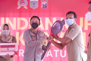 Gebyar Vaksinasi Lansia, Kapolres Batu Bagikan Doorprize Sepeda Motor