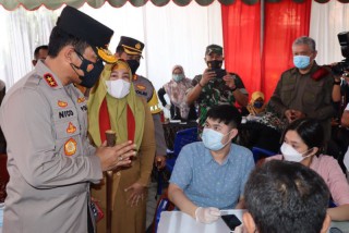 Menjelang Bulan Ramadhan,Kapolda Jatim Geber Vaksinasi Booster