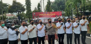 Polda Jatim Musnahkan Barang Bukti Kejahatan Narkoba dan Miras