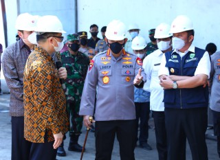 Tinjau Pabrik di Palembang, Kapolri Minta Produksi Minyak Curah Ditingkatkan