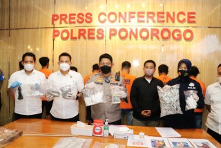 Polres Ponorogo Menetapkan Tujuh Tersangka Kasus Petasan Meledak