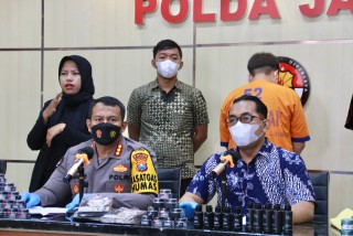 Palsukan Merk Kosmetik, Warga Tuban Raup Ratusan Juta Per/Bulan