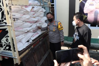 Polres Sampang Berhasil Gagalkan Penyelundupan 17 Ton Pupuk Bersubsidi