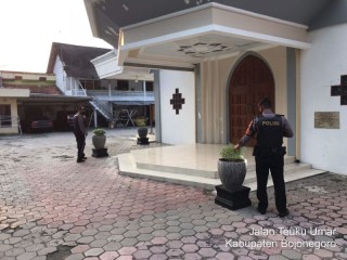 Jelang Ibadah Jumat Agung, Polisi Sterilisasi Sejumlah Gereja di Bojonegoro