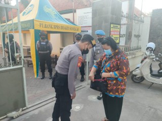 Seterilkan Gereja, Polres Sumenep Berikan Jaminan Keamanan Ibadah Paskah Umat Nasrani