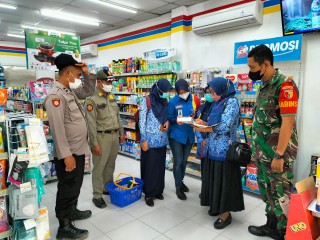 Tiga Pilar Kecamatan Driyorejo Sidak Pengawasan Peredaran Makanan dan Minuman Kemasan di Bulan Suci Ramadhan 1443 H/2022 M