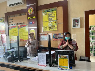 Berbaju Adat Polwan Polda Jatim Peringati Hari Kartini