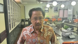 Gaduh Soal Program Seragam MBR, Baktiono Kritik Pedas Khusnul Khotimah