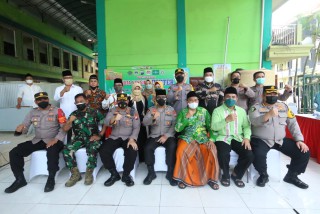 PJU Polda Jatim Cek Vaksinasi di PCNU Gresik