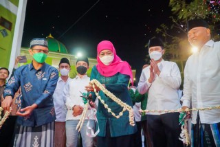 Gubernur Khofifah Luncurkan Aplikasi Grab OPOP Mart, Pioneer Market Place Berbasis Pesantren Pertama di Indonesia