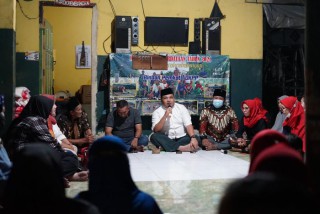 Di Penghujung Bulan Puasa, Wasek DPC PDI Perjuangan Blusukan Ke kampung Nelayan