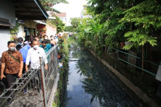 Bangunan Mengganggu Jalan Inspeksi Kalirejo Tenggilis , Wakil Walikota Armuji perintahkan Bongkar