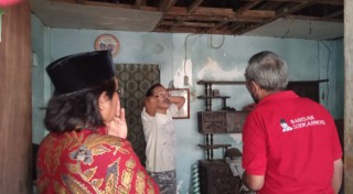 Buleks Tinjau dua Rumah Rutilahu Warga Surabaya, Kami Prihatin