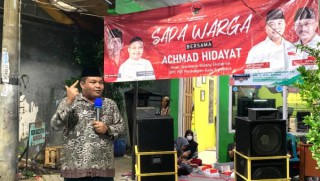 Sapa Warga Wakil Sekretaris DPC PDIP Kota Surabaya , Banyak Warga yang terkesan dengan Layanan Kelurahan di Balai RW