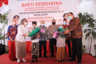 Sambut Hari Bhayangkara ke-76, Polda Jatim Gelorakan Bakti Kesehatan