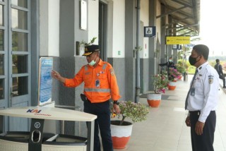 Gunakan Lori, PT KAI Daop 8 Lakukan Inspeksi Stasiun Mojokerto Hingga Stasiun Gubeng