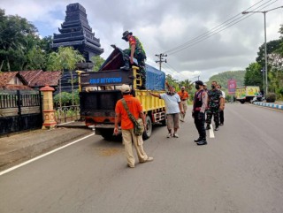Perketat Pengawasan PMK Polres Pacitan dirikan Posko di Perbatasan Propinsi