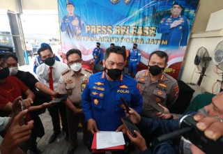 Ditpolairud Polda Jatim Ringkus Sindikat Penyelundupan Benih Lobster Luar Negeri