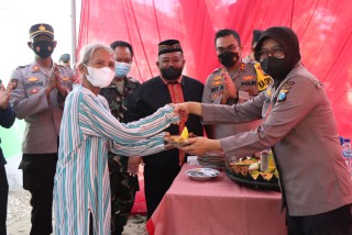 Laksanakan Program Kebaikan Bergulir, Polres Nganjuk Gelorakan Solidaritas dan Semangat Saling Membantu