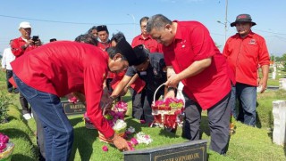 Jangan Lupakan Sejarah! Kader-Kader PDIP Surabaya Peringati Tragedi 27 Juli 1996