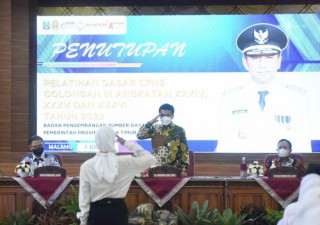 Wagub Emil Tutup Kegiatan Latsar CPNS Golongan III 2022 di Malang