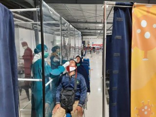 Aturan Baru, Per hari ini Pengguna KA Usia 18 Keatas 2 Vaksin Wajib PCR