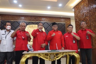 Surat Megawati Diserahkan Bambang Pacul, PDIP Resmi Daftar Pemilu ke KPU