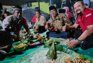 Ketua DPRD Surabaya Hadiri Malam Tirakatan Sedekah Bumi Di Putat Gede