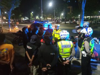 Polres Probolinggo Gelar Sosialisasi Safety Riding dengan Komunitas Motor,Cegah Laka Lantas dan Balap Liar