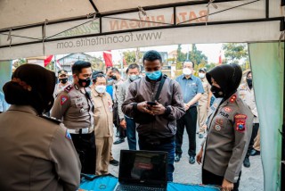 Program SIM Cak Bhabin Polrestabes Surabaya Permudah Masyarakat Mendapatkan Pelayanan SIM